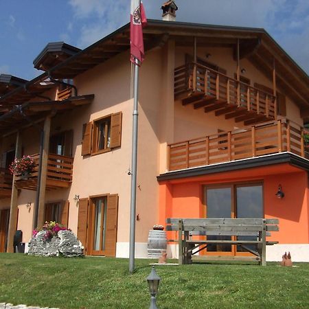 Agritur Le Pergole Hotel Villa Lagarina Exterior photo