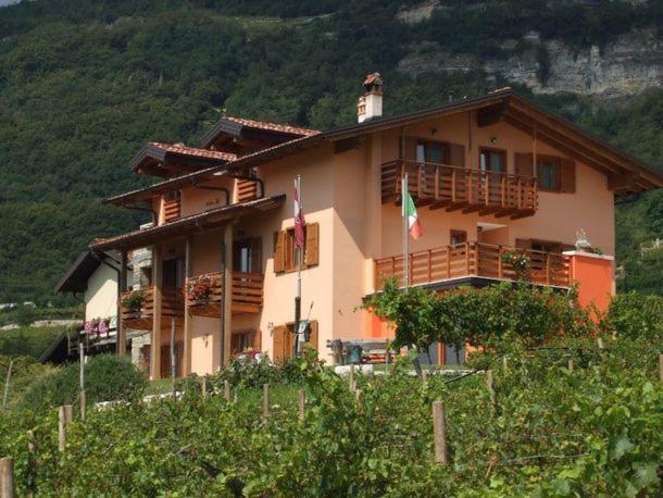 Agritur Le Pergole Hotel Villa Lagarina Exterior photo