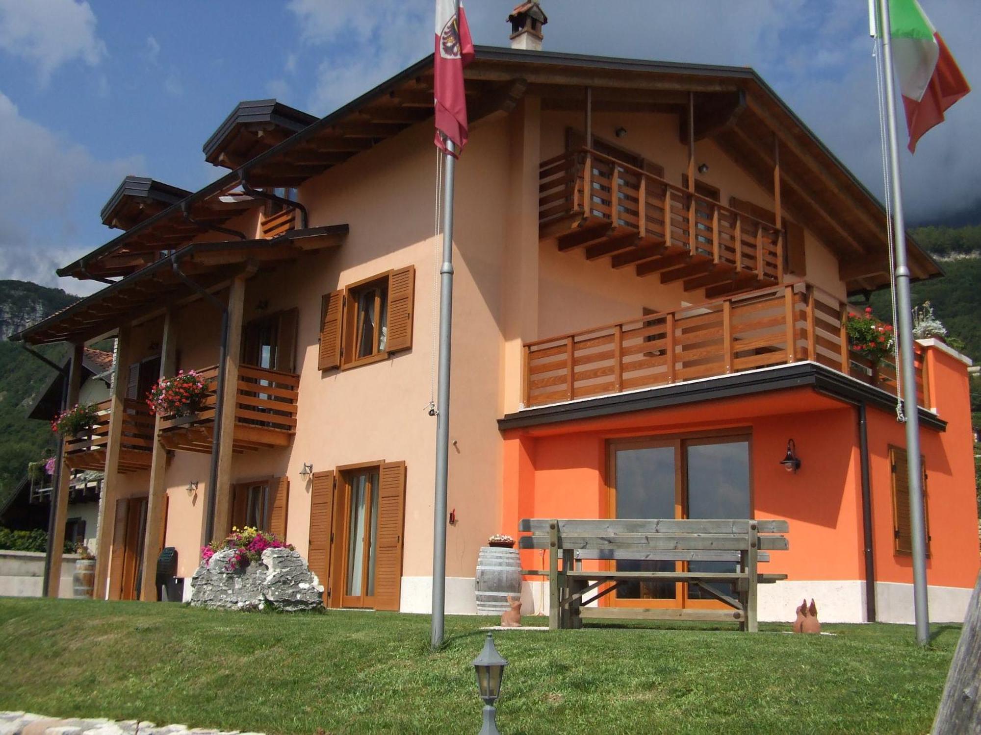 Agritur Le Pergole Hotel Villa Lagarina Exterior photo